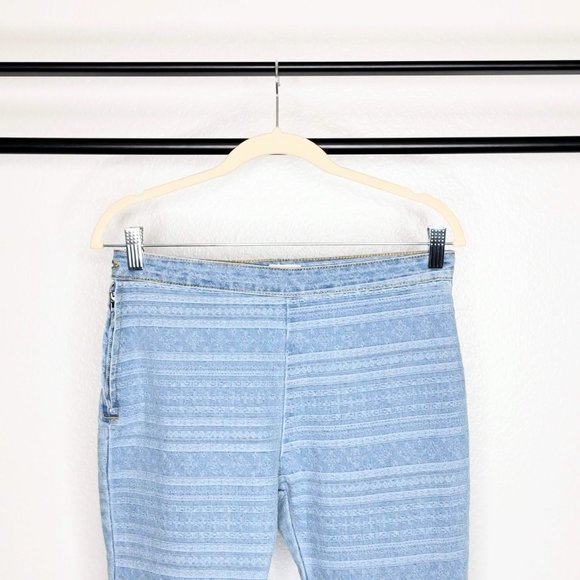 Pol TKP113 Striped Denim Flare Leg Raw Hem Blue Light Wash Jeans Size Medium - Picture 2 of 10